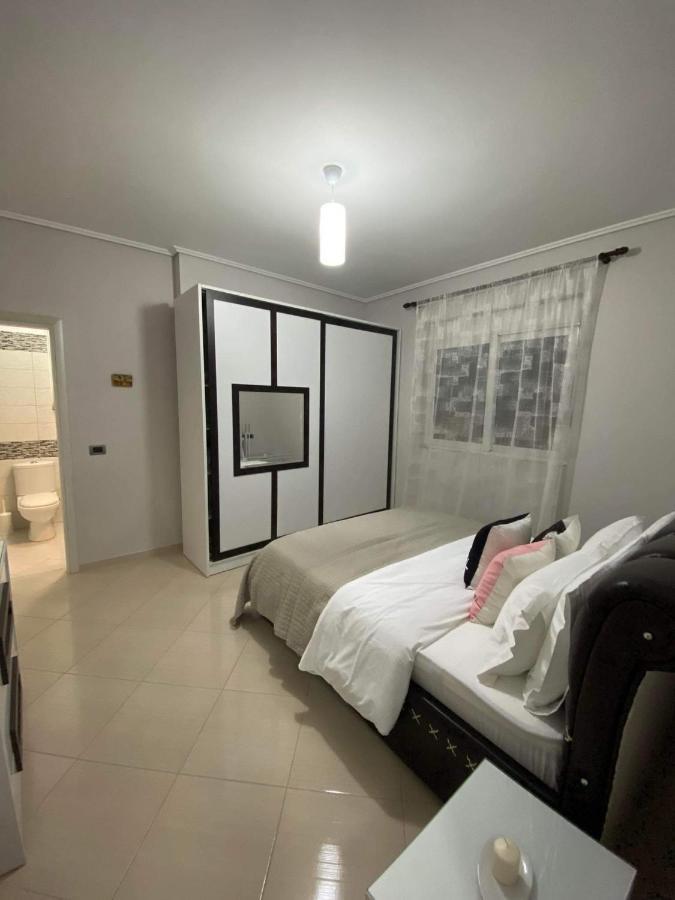 Orfeas Central Apartment Fier Dış mekan fotoğraf