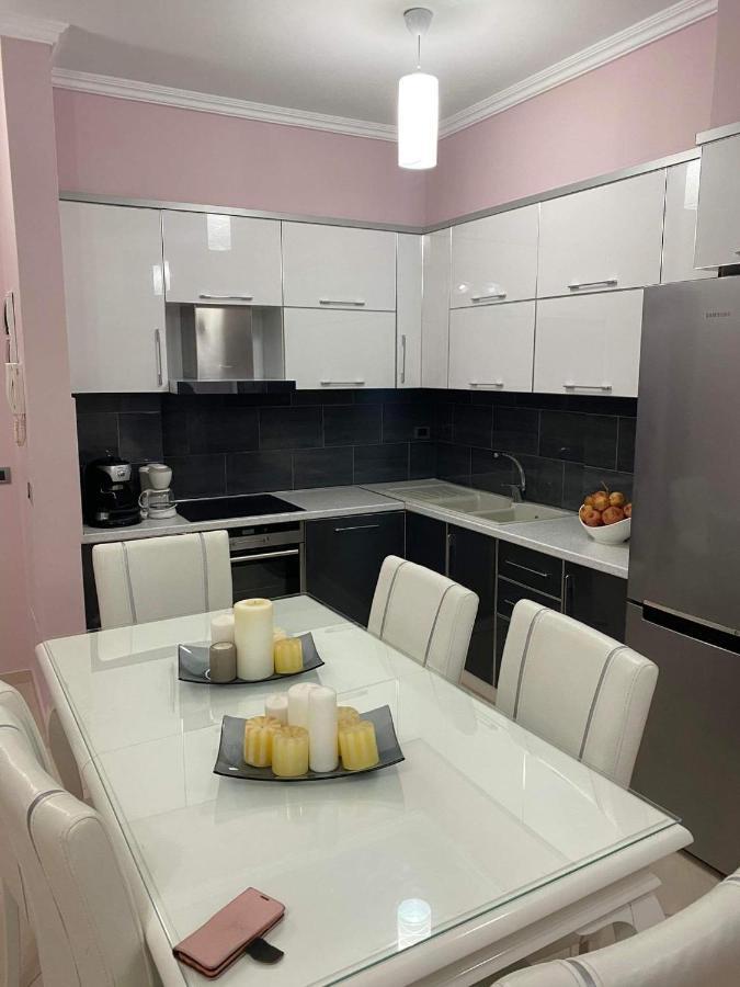 Orfeas Central Apartment Fier Dış mekan fotoğraf